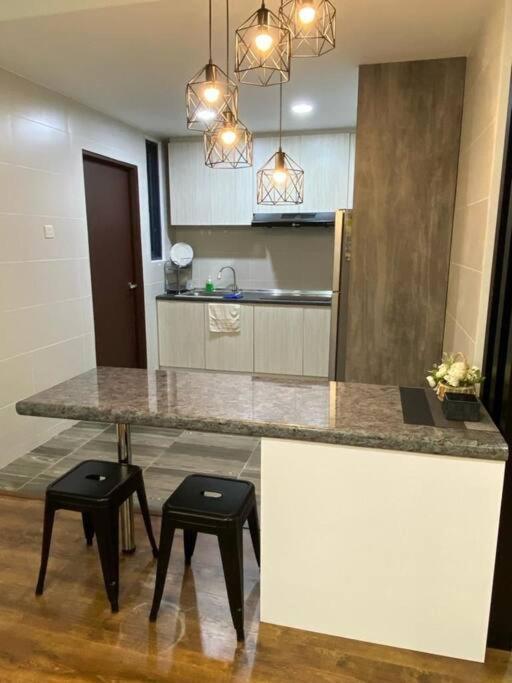 Vivacity Megamall Jazz 8pax 3br #joyoustayz1 Apartment Kuching