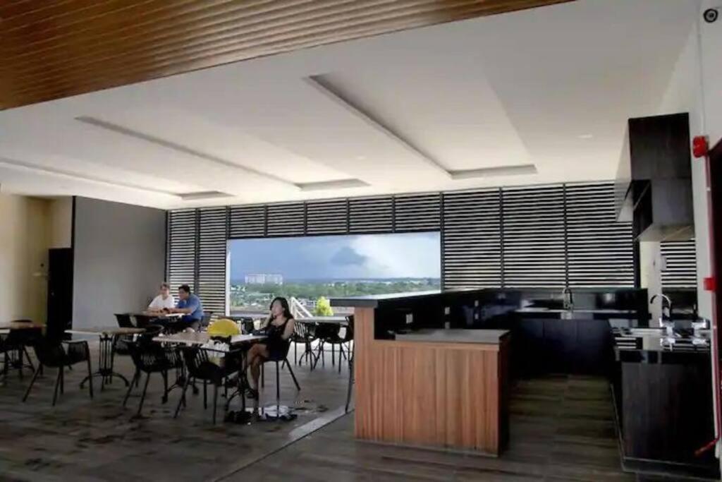 Vivacity Megamall Jazz 8pax 3br #joyoustayz1 Apartment Kuching